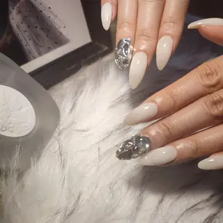 ネイル RUNWAY 　　の眉毛・アイブロウイメージ