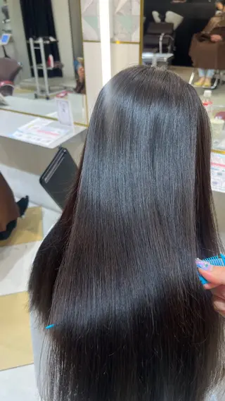 ロング 李 文のヘアスタイル