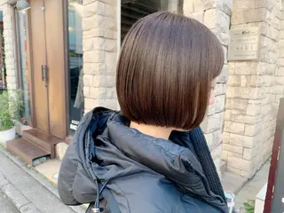 ショート カラー EMANON天神所属・Hitomi Ezakiのヘアスタイル