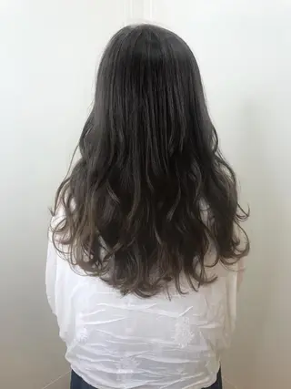 ロング カラー 湯浅 了一のヘアスタイル