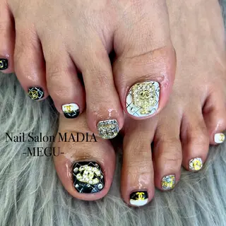 ネイル MADIA藤沢所属・MADIA MEGUのネイルデザイン