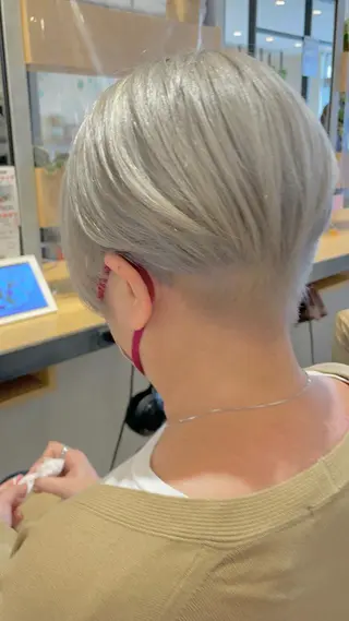 ショート カラー 渡部雄大 ショート／縮毛矯正のヘアスタイル