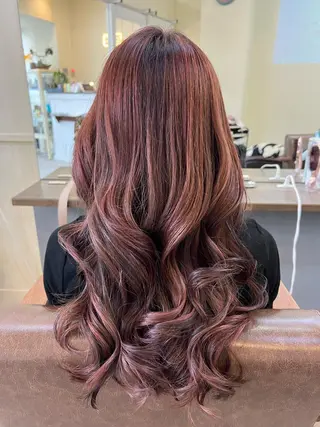 ロング カラー 鶴見 和美のヘアスタイル