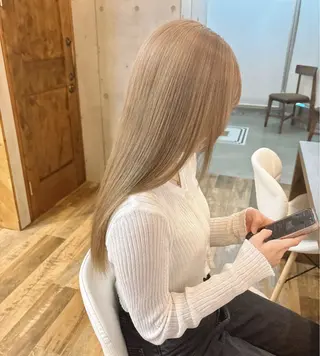 ロング カラー 透明感/ブリーチ/ 髪質改善💛miuのヘアスタイル