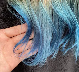 カラー シムラ カイゲンのヘアスタイル