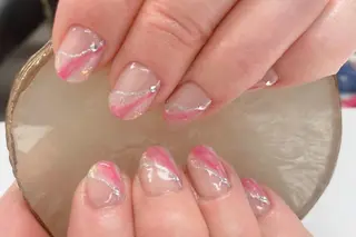 ネイル ママリンド　志村坂上店所属・しみ えんのネイルデザイン