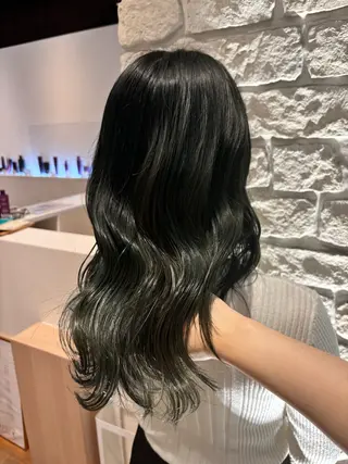 カラー 八木 瑠奈のヘアスタイル