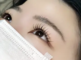マツエク・マツパ Grandoll Ralis店のヘアスタイル