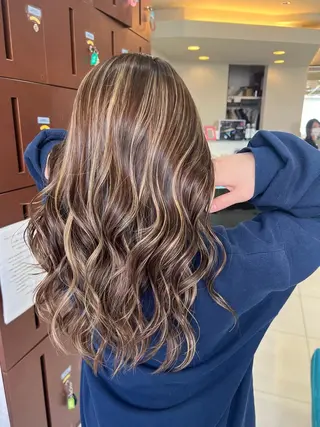 セミロング 🇺🇸ハイライト特 化美容師🇺🇸漆沢のヘアスタイル