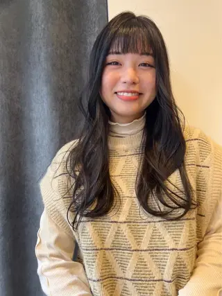 ロング 横手 愛美のヘアスタイル