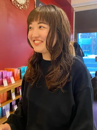セミロング パーマ 小日向 沙織のヘアスタイル