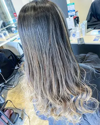 ロング 🔹TOMO🔹 圧倒的経験値🔹のヘアスタイル