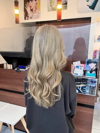 ロング カラー 小野 友暉のヘアスタイル