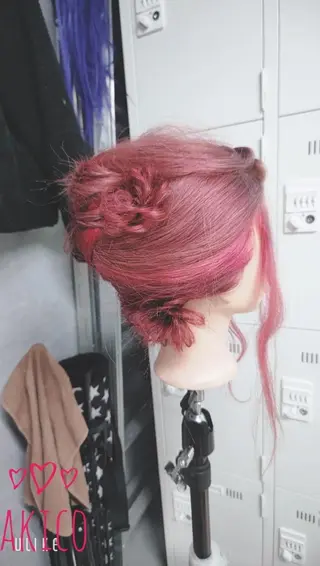 ロング カラー ヘアアレンジ LUXBE GALLERY なんば駅前店所属・ラックスビーギャラリ ー AKICOのヘアスタイル