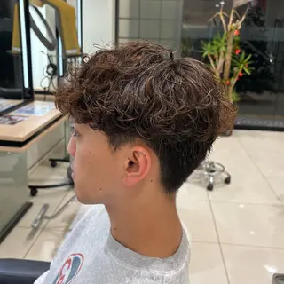 メンズ ハルカ/ブリーチ/ カットカラーのヘアスタイル