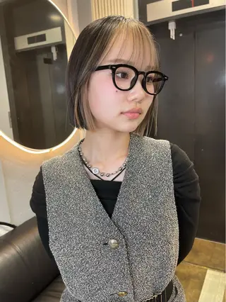 ショート カラー 宮崎　達也 ミルクティーベージュのヘアスタイル