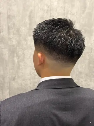 ショート メンズ ヒロ銀座バーバーショップ東京駅丸の内店所属・對馬 虎太郎のヘアスタイル