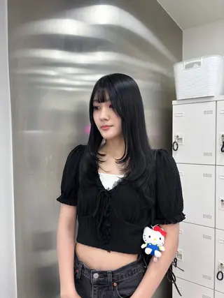 セミロング カラー 韓国レイヤー ハッシュカットのヘアスタイル