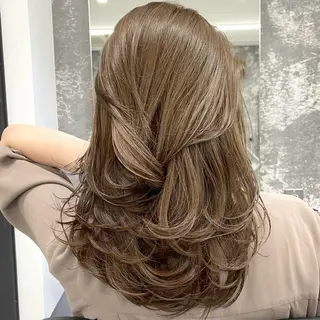 ミディアム アンドウ ユウ/ レイヤーカット/韓国のヘアスタイル