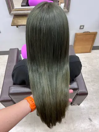 ロング カラー Crescere所属・小島 凜のヘアスタイル