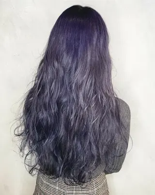 カラー ロング N° aria 三軒茶屋のヘアスタイル