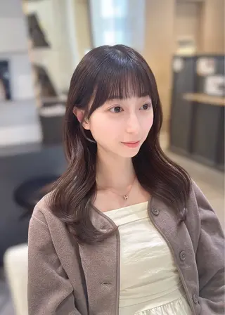 セミロング grace by afloat所属・平尾 樹里のヘアスタイル