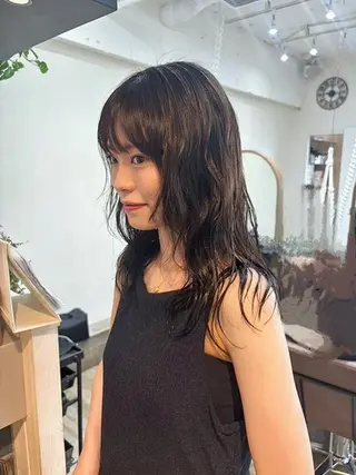 パーマ セミロング 🩶MIYU🩶 うるつやカラー୨୧のヘアスタイル