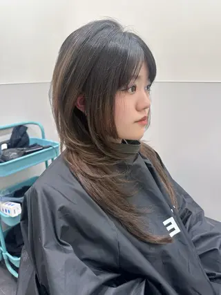 ロング RiA/髪質改善/ レイヤーカットのヘアスタイル