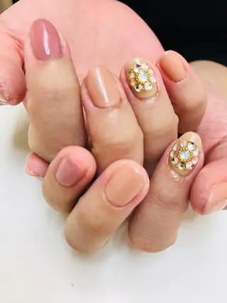 ミディアム パーマ ヘアアレンジ ネイル マツエク・マツパ Sunny side nailのネイルデザイン