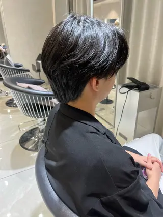 メンズ 韓国メンズ特化 ダウン・毛流れパーマのヘアスタイル