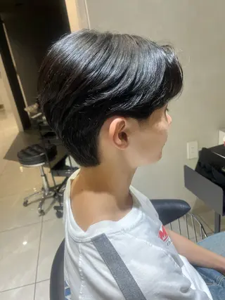 メンズ 韓国メンズ特化 ダウン・毛流れパーマのヘアスタイル