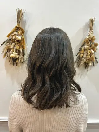 ミディアム スパニスト おおつかちなつのヘアスタイル