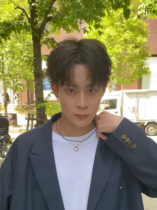 メンズ 透明感ブリーチ/ メンズパーマのヘアスタイル