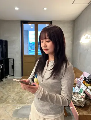 セミロング カラー hale所属・hale airiのヘアスタイル