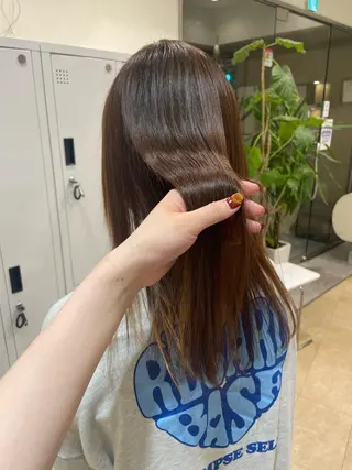 ロング カラー mika｜ブルーカラ ー｜ハイトーンカラーのヘアスタイル