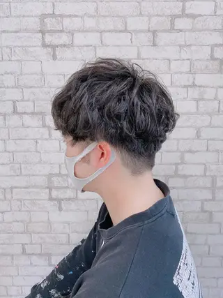 ショート パーマ ヘアアレンジ メンズ ブリーチなし艶カラー 東家のヘアスタイル