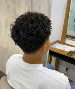 ミディアム パーマ メンズ 泰成/メンズ特化/ フェード/ツイスパのヘアスタイル