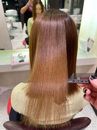 ミディアム 圧倒的美髪ストレート ツダケイタロウのヘアスタイル