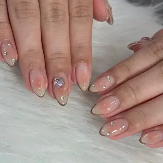 ネイル LAVISH nanamiのネイルデザイン