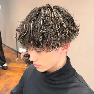 パーマ メンズ カネタカ マサキのヘアスタイル