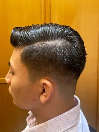 ショート メンズ ヒロ銀座 東京駅八重洲店所属・【メンズ専門】🔥 カミマンのヘアスタイル