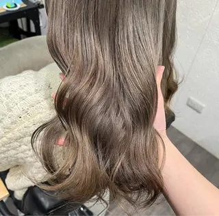 ロング カラー 生尾 虹水のヘアスタイル