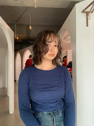 ミディアム mirai/ブリーチ ダブルカラーのヘアスタイル