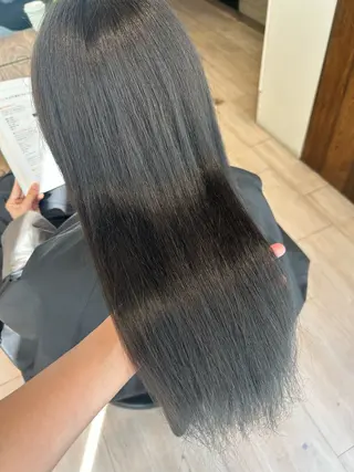ロング カラー 𝒎𝒊𝒚𝒖 /韓国ヘア🩶のヘアスタイル