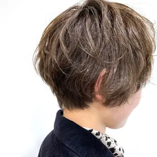 ショート カラー グランジヘア 無造作ヘアHYUGAのヘアスタイル