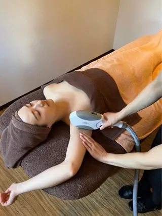 カラー パーマ ヘアアレンジ メンズ キッズ ネイル マツエク・マツパ アイブロウ イーネオランジェ立川所属・イーネオランジェ 立川のエステ・リラクイメージ