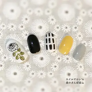 ショート ネイル 森のさんぽ道所属・ショートネイル 森のさんぽ道のネイルデザイン