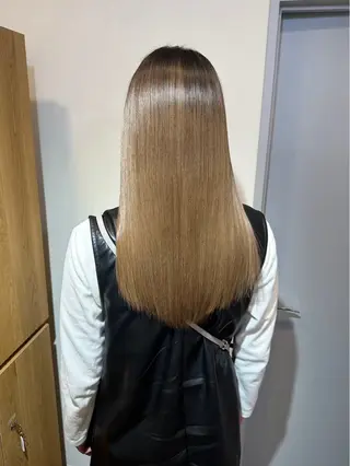ロング ioe 西梅田＋店のヘアスタイル