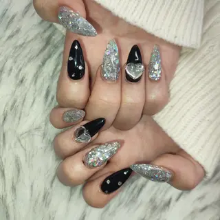 ネイル RUNWAY 　　の眉毛・アイブロウイメージ