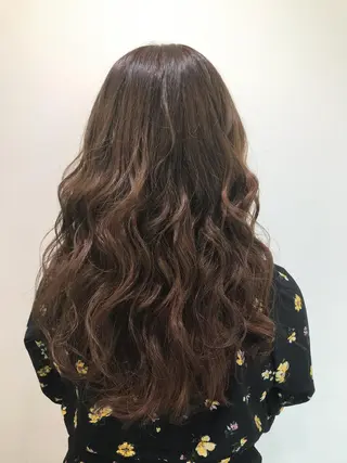 ロング カラー 清藤 綾のヘアスタイル